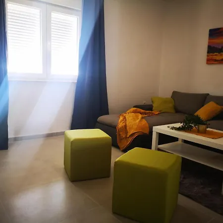 Sunrise, Coastal Istra, Pula Duga Uvala Apartment *