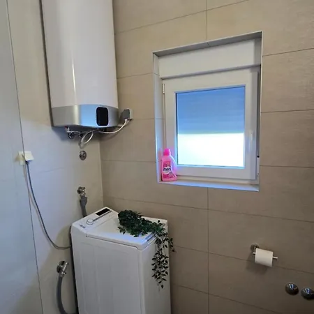 Sunrise, Coastal Istra, Pula Duga Uvala Apartment *